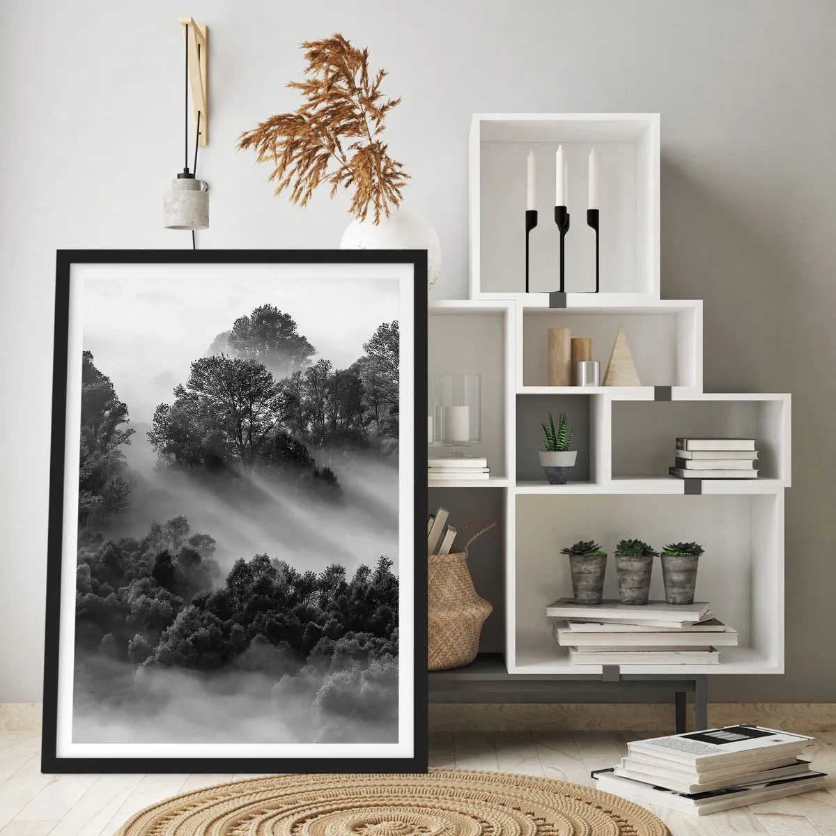 Plakat w czarnej ramie - Mglisty las w odcieniach czerni i bieli - 50x70cm - Wstający ze snu - Nowoczesna dekoracja ścienna do salonu i sypialni ARTTOR