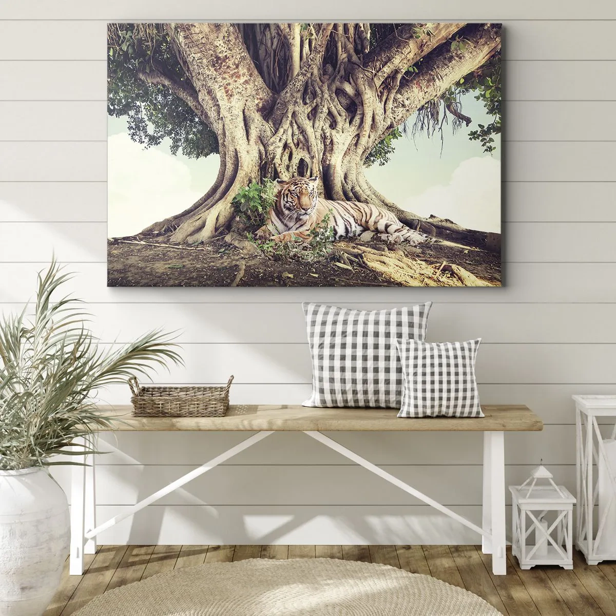 Obraz na płótnie - Tygrys odpoczywający pod rozłożystym drzewem - 70x50cm - Widok z Księgi Rodzaju - Nowoczesna dekoracja ścienna do salonu i sypialni ARTTOR