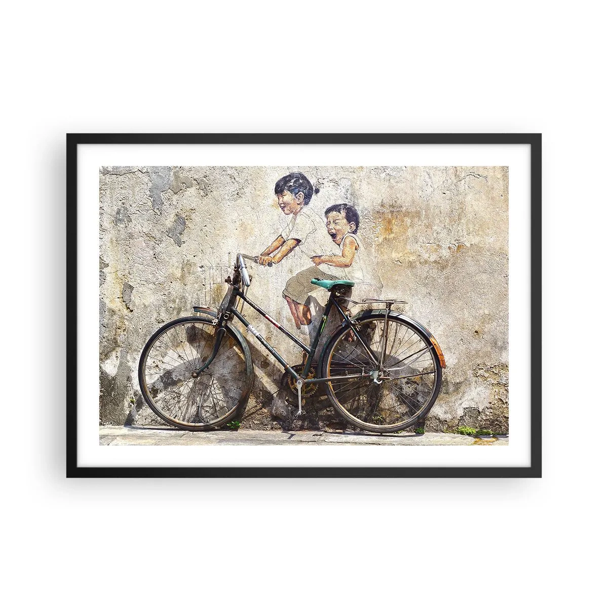 Plakat w czarnej ramie - Uliczna sztuka z rowerem i rysunkiem dzieci na ścianie - 70x50cm - Prawda czy fałsz? - Nowoczesna dekoracja ścienna do salonu i sypialni ARTTOR