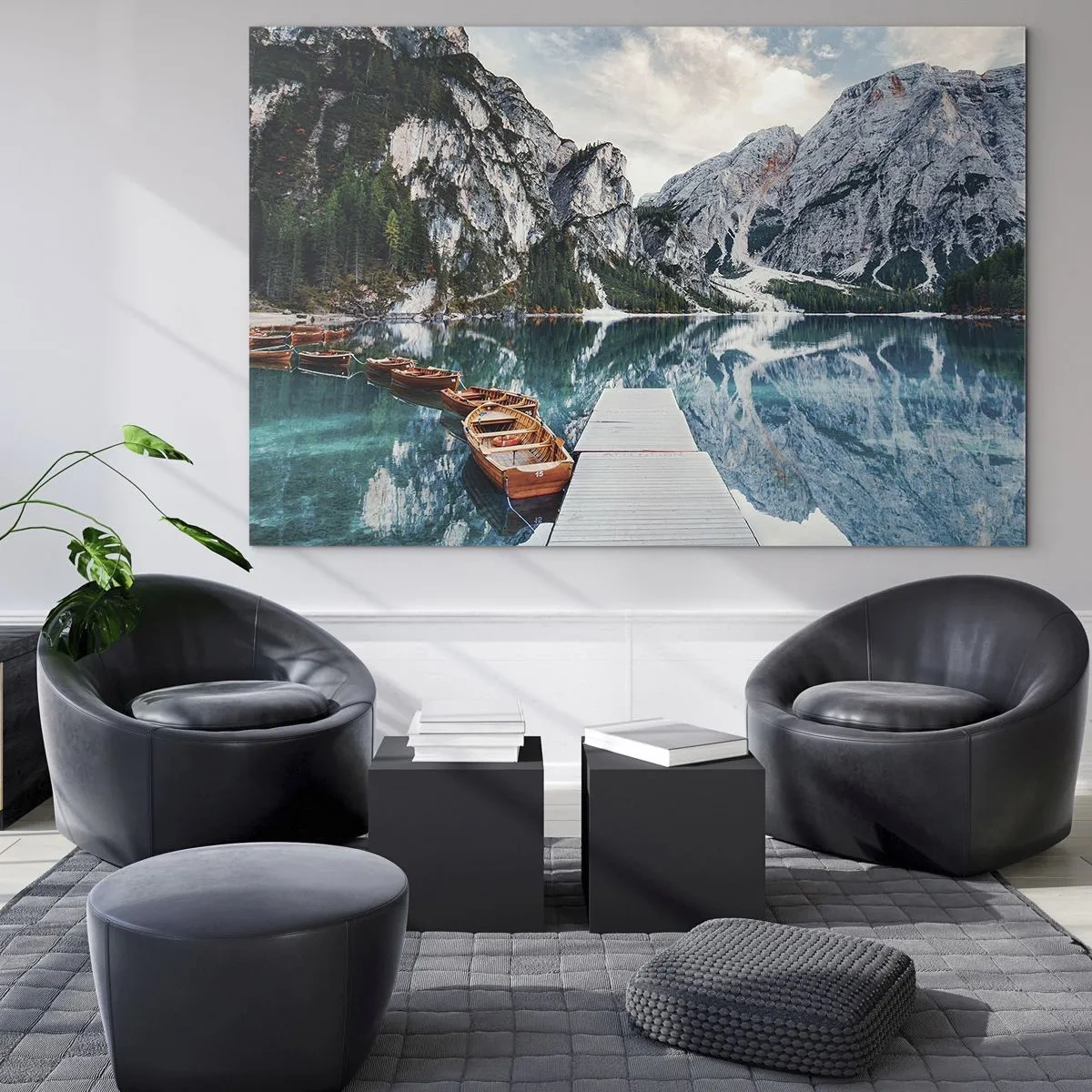 Obraz na szkle - Drewniany pomost nad turkusowym jeziorem w górach - 70x50cm - Pokażemy ci piękno - Nowoczesna dekoracja ścienna do salonu i sypialni ARTTOR