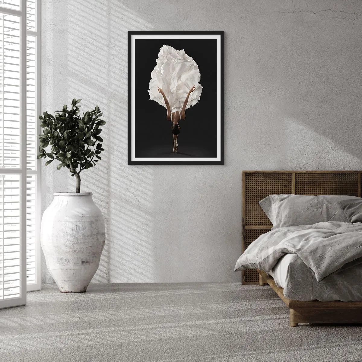 Plakat w czarnej ramie - Tancerka w białej sukni unosząca się w powietrzu, na czarnym tle - 50x70cm - Niezwykłe pas - Nowoczesna dekoracja ścienna do salonu i sypialni ARTTOR