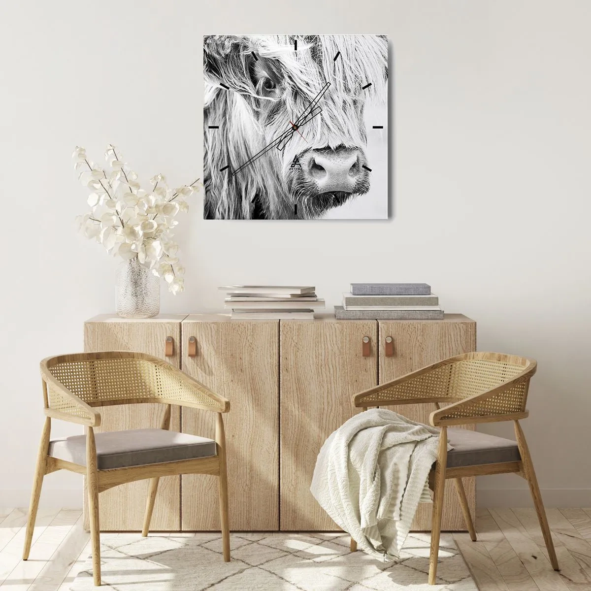 Zegar ścienny - Portret szkockiej krowy w czerni i bieli - 30x30cm - Szkocka dzikość - Nowoczesna dekoracja ścienna do salonu i sypialni ARTTOR