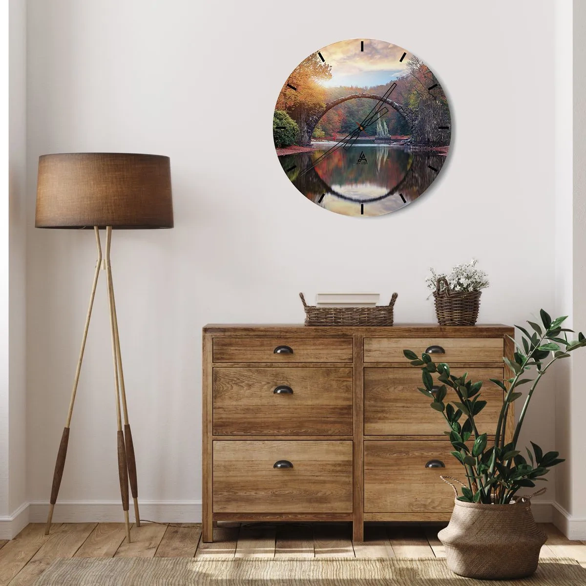 Zegar ścienny - Po drugiej stronie lustra - 30x30 cm