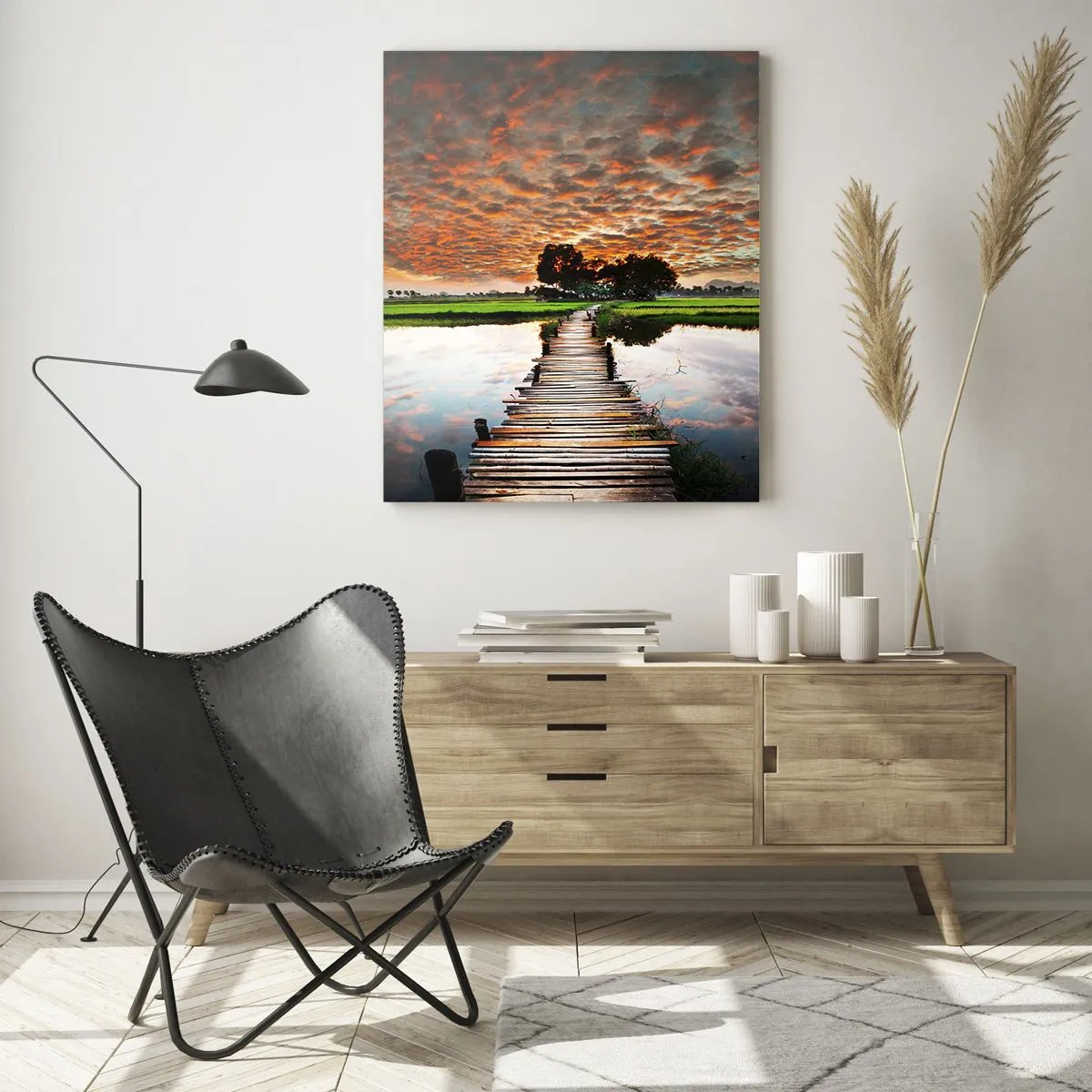 Obraz na szkle - Drewniany mostek nad wodą o zachodzie słońca - 70x100cm - Rozłóż ramiona - oddychaj  - Nowoczesna dekoracja ścienna do salonu i sypialni ARTTOR