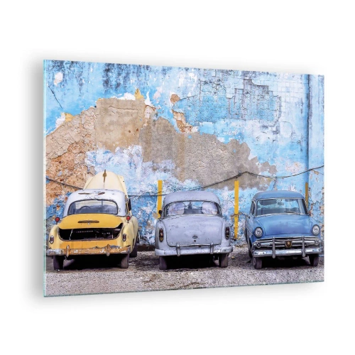 Obraz na szkle - Zabytkowe samochody na tle zniszczonego muru - 70x50cm - Spotkanie weteranów - Nowoczesna dekoracja ścienna do salonu i sypialni ARTTOR