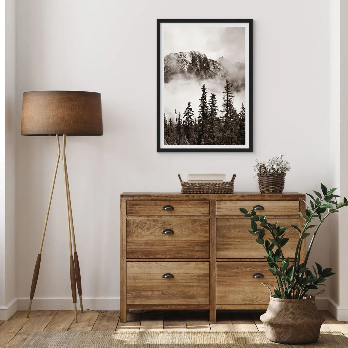 Plakat w czarnej ramie - Górski krajobraz z drzewami i mgłą - 50x70cm - Granitowy władca - Nowoczesna dekoracja ścienna do salonu i sypialni ARTTOR
