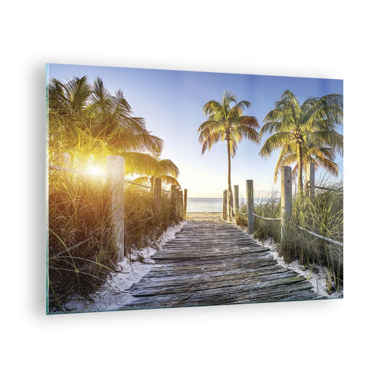 Obraz na szkle - Drewniana ścieżka na plaży w otoczeniu palm - 70x50cm - Prosto do raju - Nowoczesna dekoracja ścienna do salonu i sypialni ARTTOR