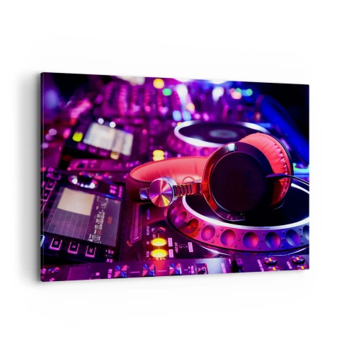 Obraz na płótnie - Słuchawki DJ na konsolecie w neonowym oświetleniu - 100x70cm - Zanim się zacznie zabawa - Nowoczesna dekoracja ścienna do salonu, kuchni i sypialni ARTTOR