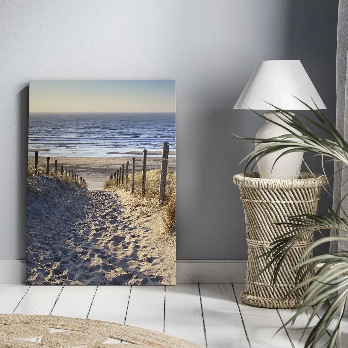 Obraz na płótnie - Ścieżka przez wydmy prowadząca na plażę - 50x70cm - Morza szum, ptaków śpiew, dzika plaża pośród traw… - Nowoczesna dekoracja ścienna do salonu, kuchni i sypialni ARTTOR