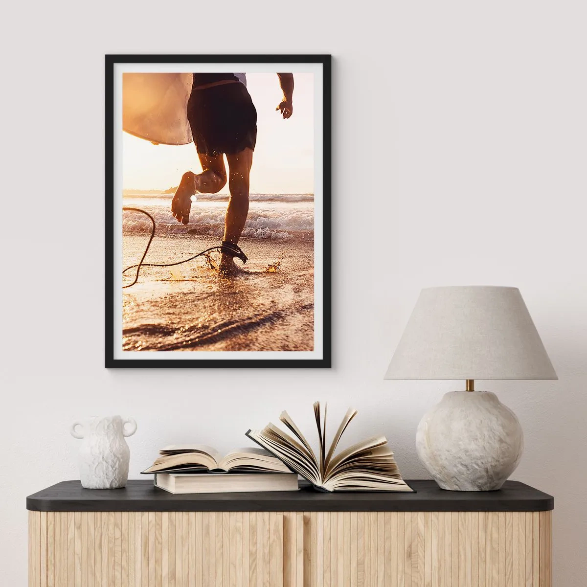 Plakat w czarnej ramie - Na spotkanie fali - 70x100 cm