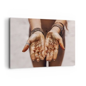 Obraz na płótnie - Dłonie z brokatem w ciepłych odcieniach na zbliżeniu - 120x80cm - Dar dla ciebie - Nowoczesna dekoracja ścienna do salonu, kuchni i sypialni ARTTOR