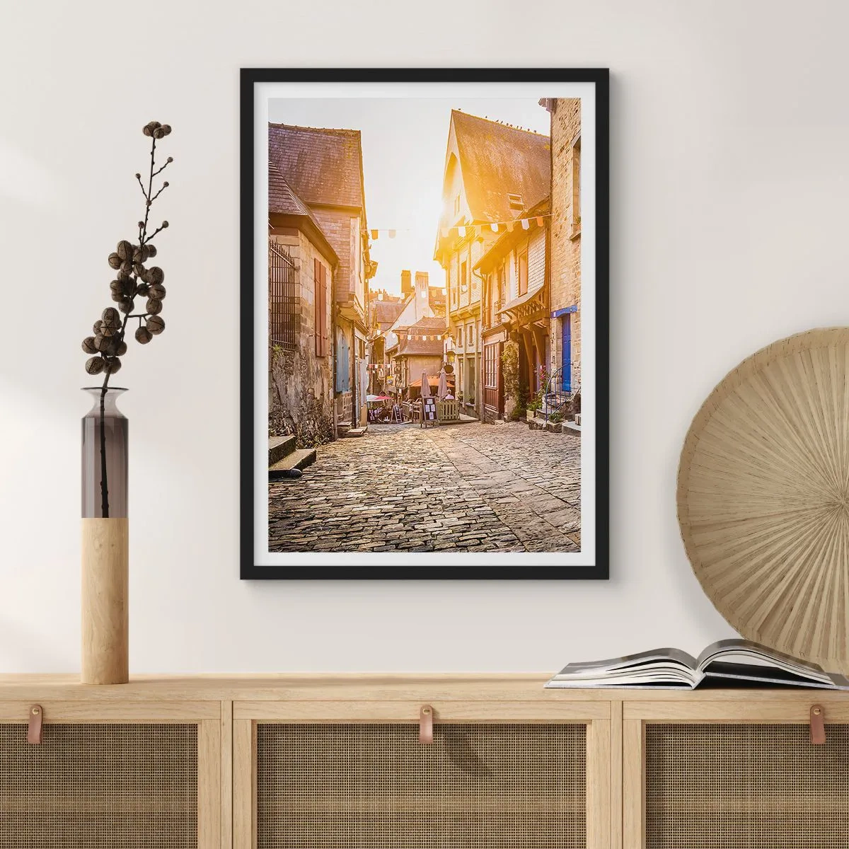 Plakat w czarnej ramie - Biały duch miasteczka - 61x91 cm