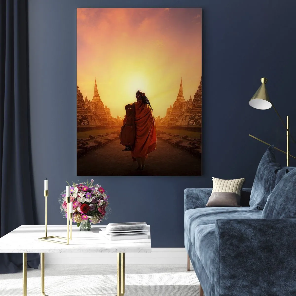 Obraz na szkle - Mnich na tle zachodzącego słońca i świątyń w Azji - 50x70cm - W spokoju przez wieczność - Nowoczesna dekoracja ścienna do salonu, kuchni i sypialni ARTTOR