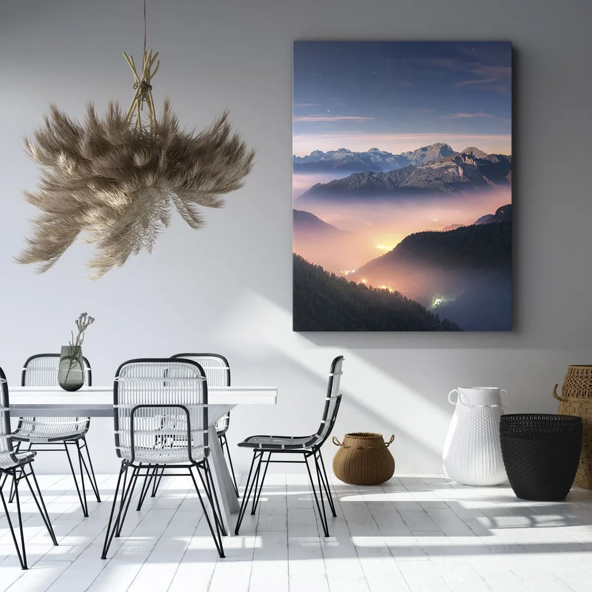 Obraz na płótnie - Górski krajobraz o zachodzie słońca z mgłą i światłami doliny - 50x70cm - Światło w dolinach - Nowoczesna dekoracja ścienna do salonu, kuchni i sypialni ARTTOR
