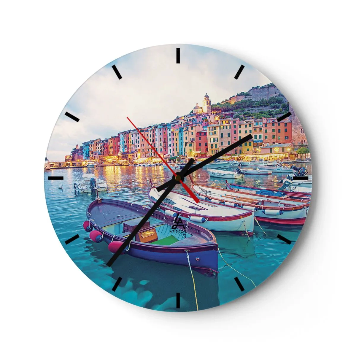 Zegar ścienny - Kolorowy nadmorski port z łodziami o zachodzie słońca - 30x30cm - Kolorowy wieczór w porcie - Nowoczesna dekoracja ścienna do salonu, kuchni i sypialni ARTTOR