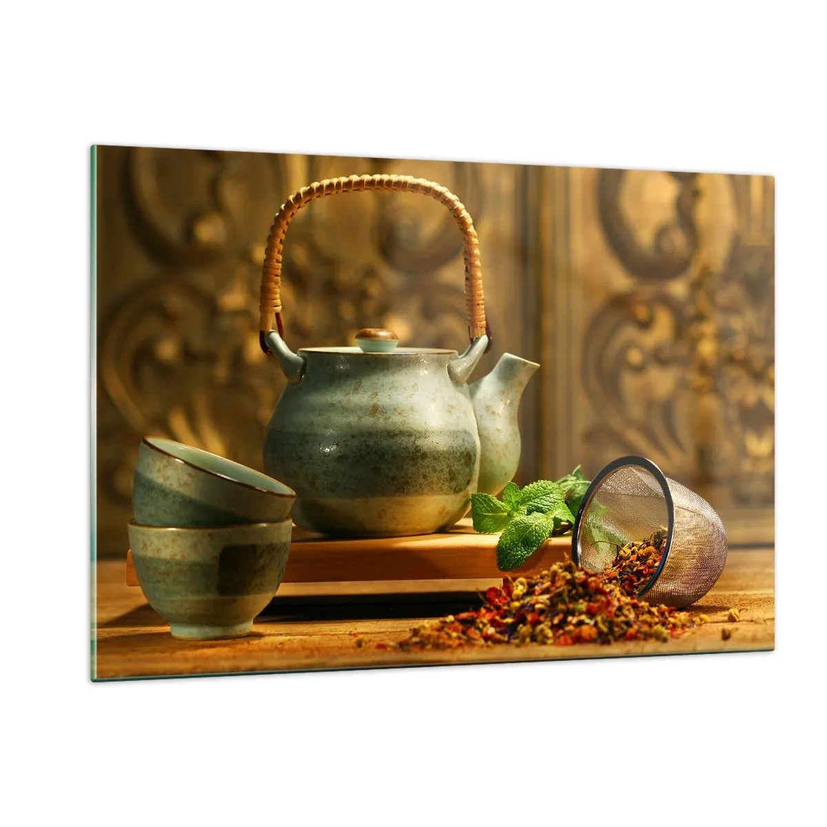 Obraz na szkle - Zestaw ceramiczny do herbaty z ziołami w tle klasycznej dekoracji - 120x80cm - Traktat o piciu herbaty - Nowoczesna dekoracja ścienna do salonu, kuchni i sypialni ARTTOR