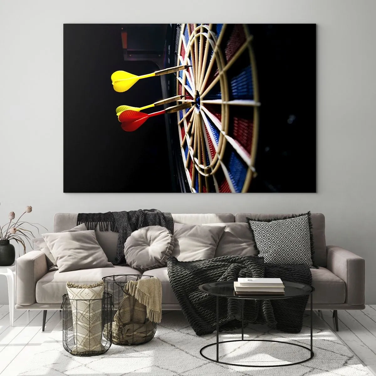 Obraz na szkle - Rzutki trafiające w tarczę w ciemnym otoczeniu - 100x70cm - W samo sedno - Nowoczesna dekoracja ścienna do salonu, kuchni i sypialni ARTTOR