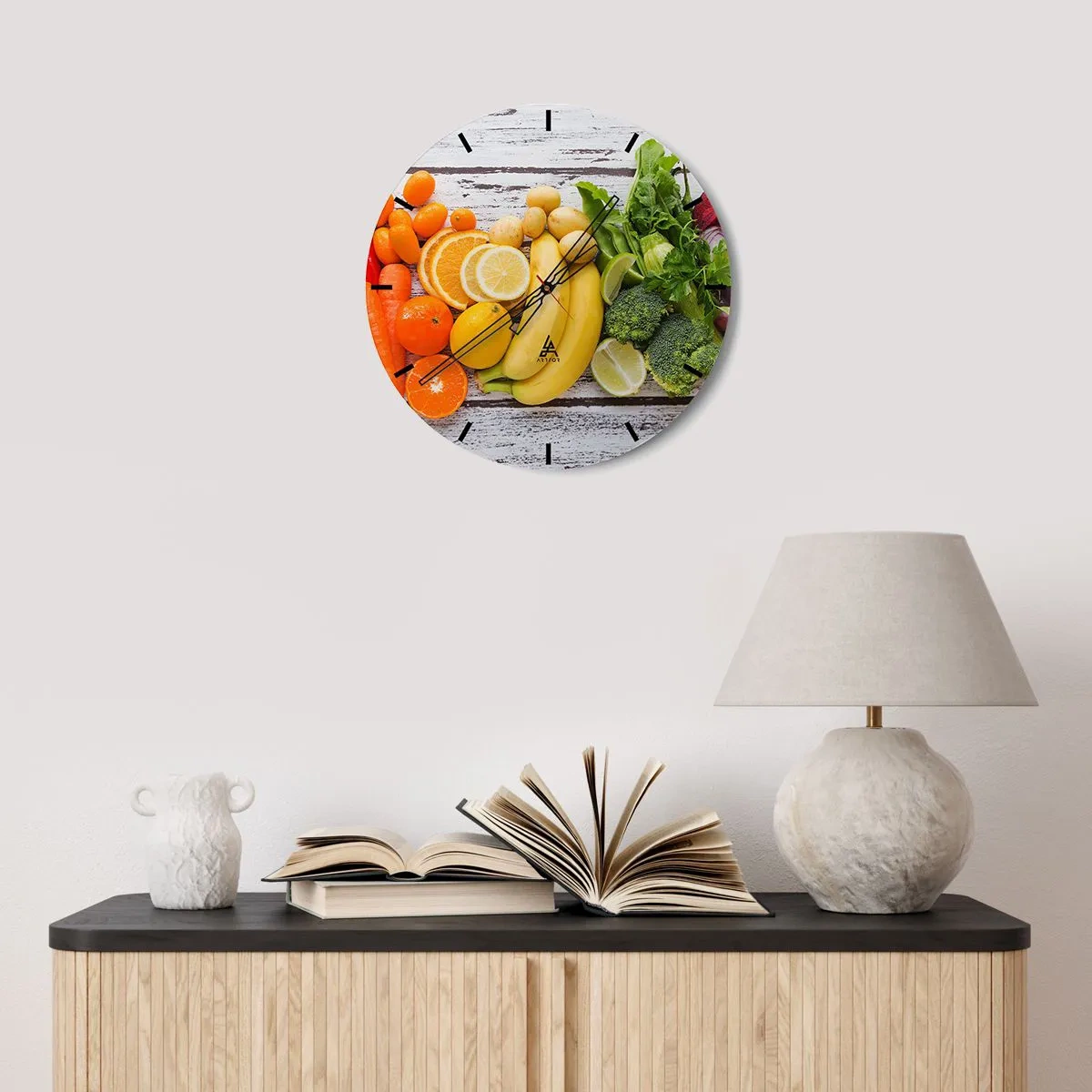 Zegar ścienny - Kolorowe owoce i warzywa na tle drewna - 30x30cm - To nie wystarczy? - Nowoczesna dekoracja ścienna do salonu, kuchni i sypialni ARTTOR