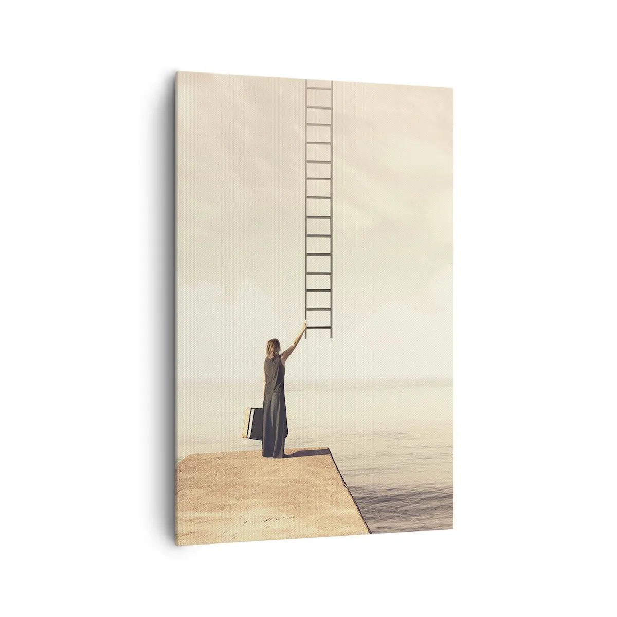 Obraz na płótnie - Kobieta stojąca na molo z drabiną prowadzącą w niebo - 80x120cm - Magiczna podróż - Nowoczesna dekoracja ścienna do salonu i sypialni ARTTOR