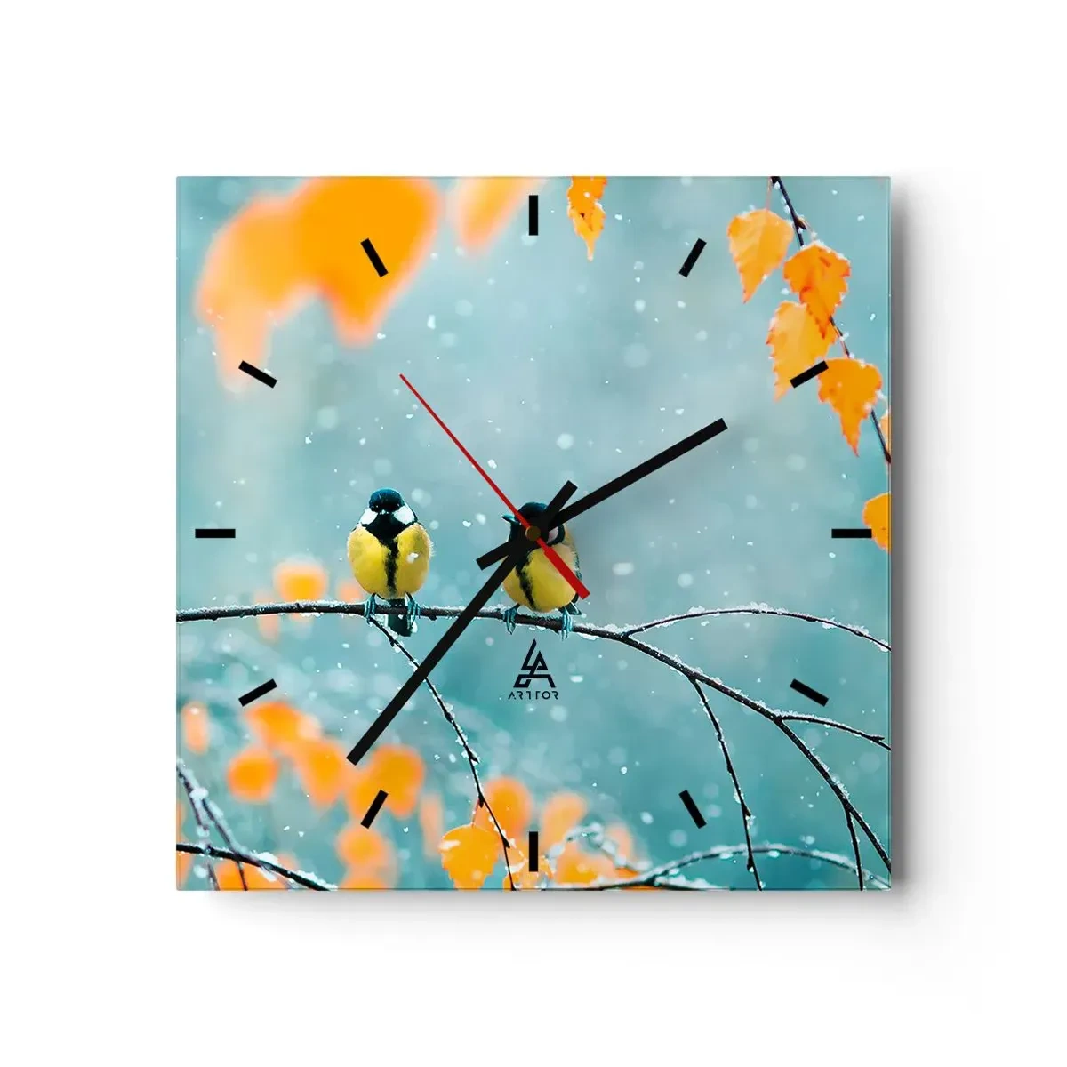 Zegar ścienny - Dwa ptaki na gałęzi w zimowym otoczeniu z żółtymi liśćmi - 30x30cm - Ptasie plotki - Nowoczesna dekoracja ścienna do salonu i sypialni ARTTOR