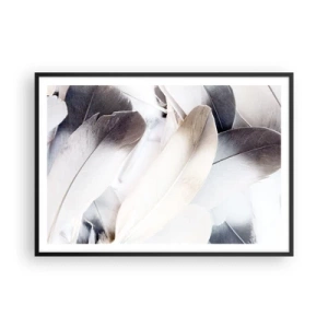 Plakat w czarnej ramie - Zbliżenie na delikatne pióra w odcieniach bieli i szarości - 100x70cm - Niemal anielskie - Nowoczesna dekoracja ścienna do salonu i sypialni ARTTOR