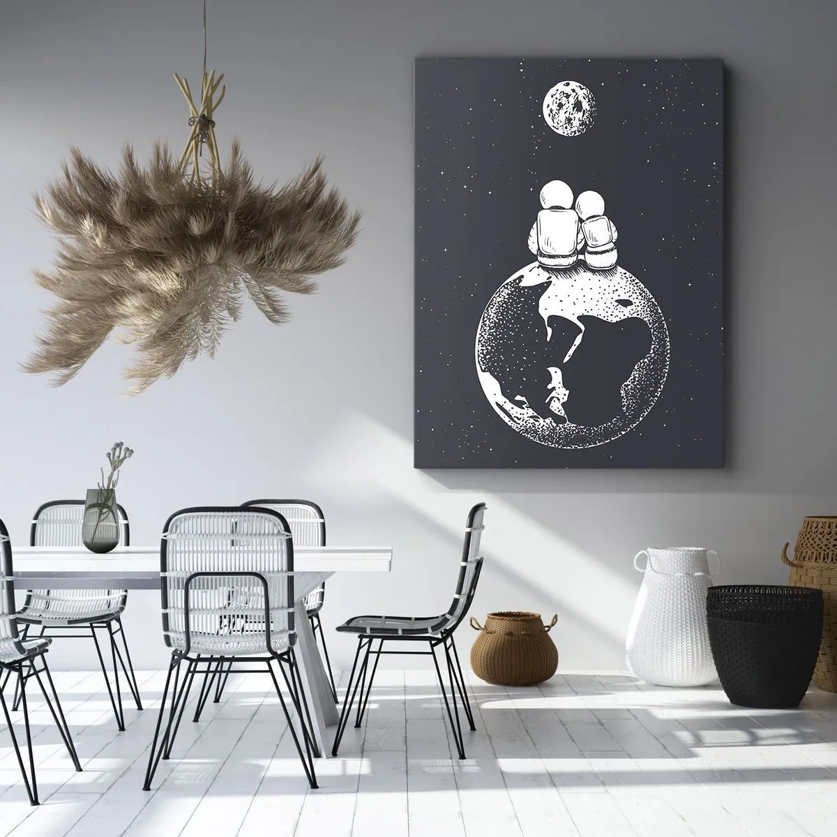 Obraz na płótnie - Minimalistyczna grafika przedstawiająca dwoje astronautów siedzących na Ziemi i patrzących na Księżyc - 80x120cm - Kosmiczne love story - Nowoczesna dekoracja ścienna do salonu i sypialni ARTTOR