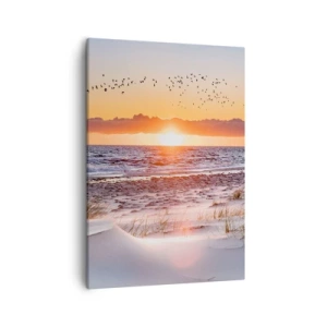 Obraz na płótnie - Plaża o zachodzie słońca z lecącym stadem ptaków - 50x70cm - Pejzaż horyzontalny - Nowoczesna dekoracja ścienna do salonu, kuchni i sypialni ARTTOR