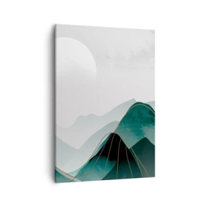 Obraz na płótnie - Abstrakcyjne zielone góry ze złotymi liniami na tle mglistych pasm i białego słońca - 50x70cm - W pełnym majestacie - Nowoczesna dekoracja ścienna do salonu, kuchni i sypialni ARTTOR