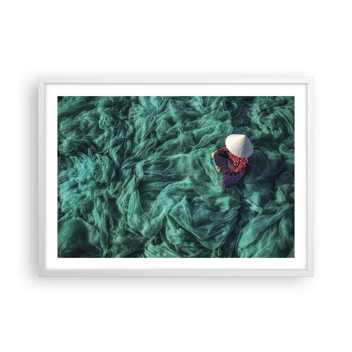 Plakat w białej ramie - W morzu sieci - 70x50 cm