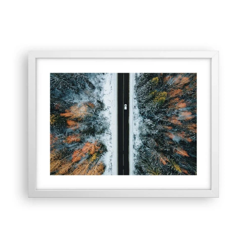 Plakat w białej ramie - Przeciąć zimowy las - 40x30 cm