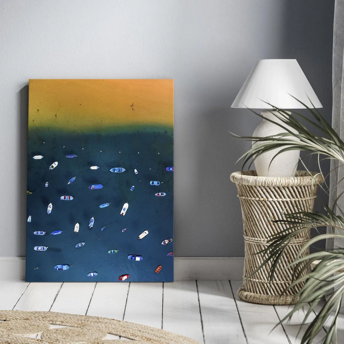 Obraz na płótnie - Widok z lotu ptaka na kolorowe łodzie na turkusowej wodzie przy złotej plaży - 50x70cm - Wakacyjna gra - Nowoczesna dekoracja ścienna do salonu, kuchni i sypialni ARTTOR