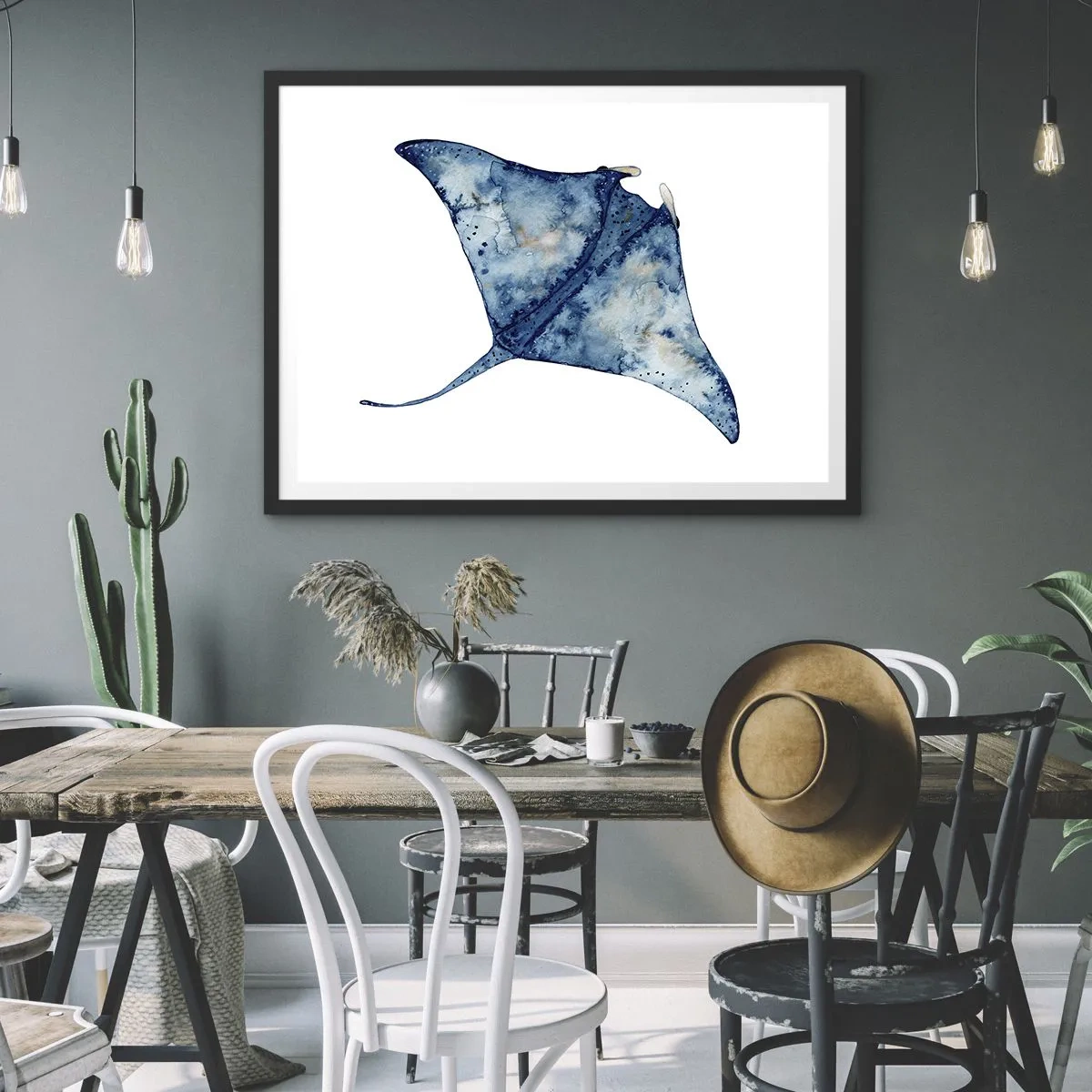 Plakat w czarnej ramie - Niebieska płaszczka w akwarelowym stylu na białym tle - 100x70cm - Życie w błękicie - Nowoczesna dekoracja ścienna do salonu i sypialni ARTTOR