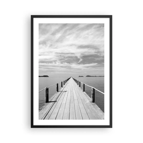Plakat w czarnej ramie - Drewniane molo prowadzące w dal po spokojnej wodzie - 50x70cm - A może podróż… - Nowoczesna dekoracja ścienna do salonu i sypialni ARTTOR