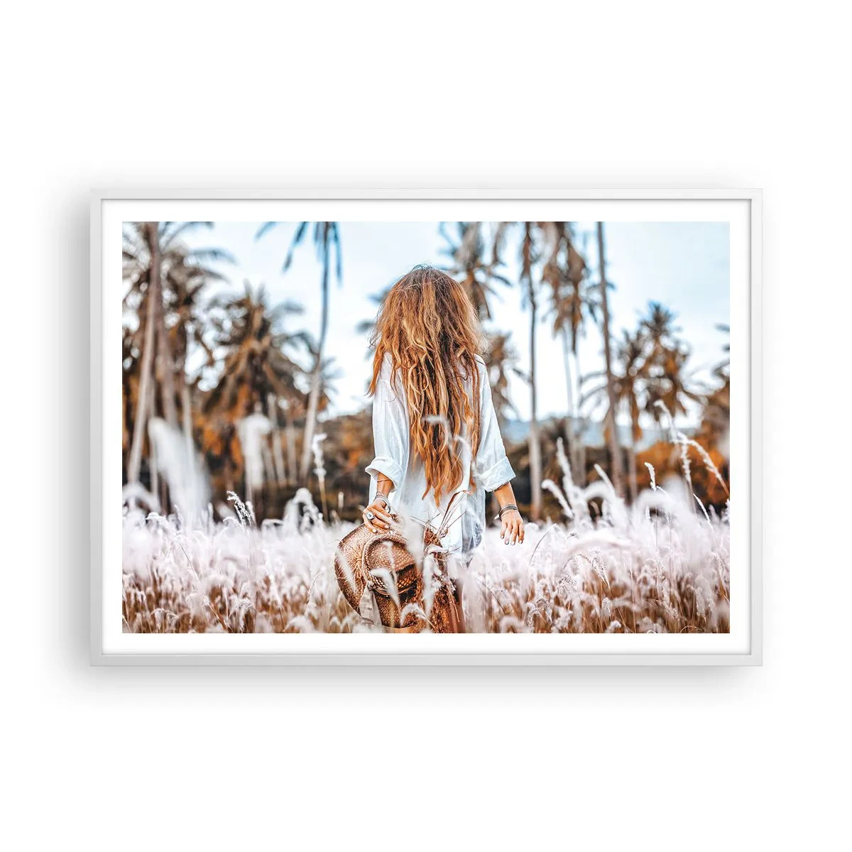 Plakat w białej ramie - Zrodzona z puchu traw - 100x70 cm