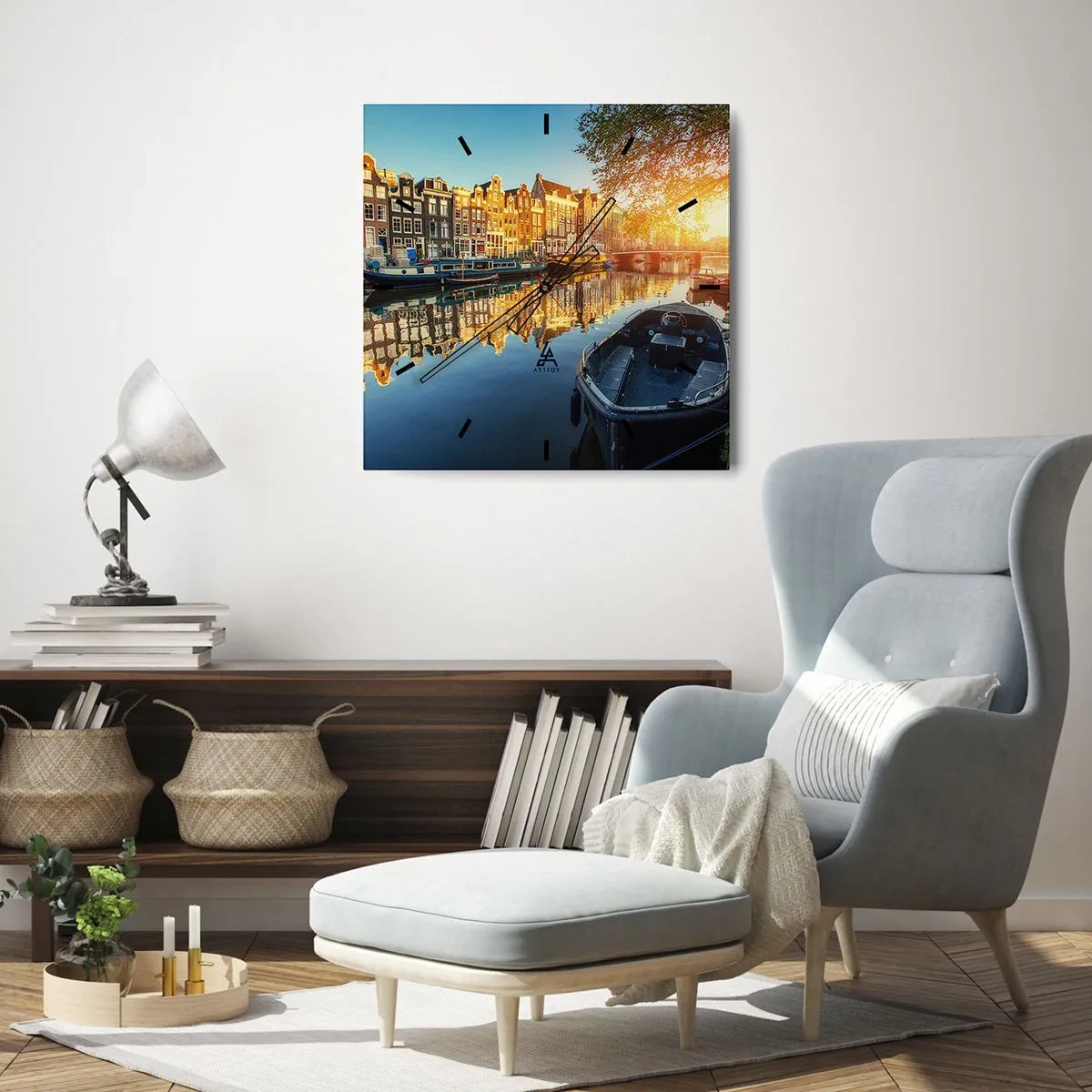 Zegar ścienny - Kanał w Amsterdamie o zachodzie słońca - 30x30cm - Poranek w Amsterdamie - Nowoczesna dekoracja ścienna do salonu i sypialni ARTTOR