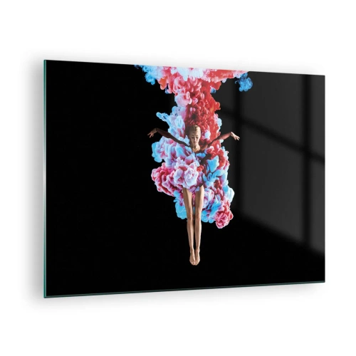 Obraz na szkle - Tancerka otoczona kolorowym dymem na czarnym tle - 70x50cm - W pełnym rozkwicie - Nowoczesna dekoracja ścienna do salonu i sypialni ARTTOR