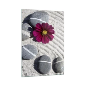 Obraz na szkle - Kamienie z białymi paskami i fioletowy kwiat na piasku w stylu zen - 50x70cm - Energia i spokój magicznego kręgu natury - Nowoczesna dekoracja ścienna do salonu, kuchni i sypialni ARTTOR