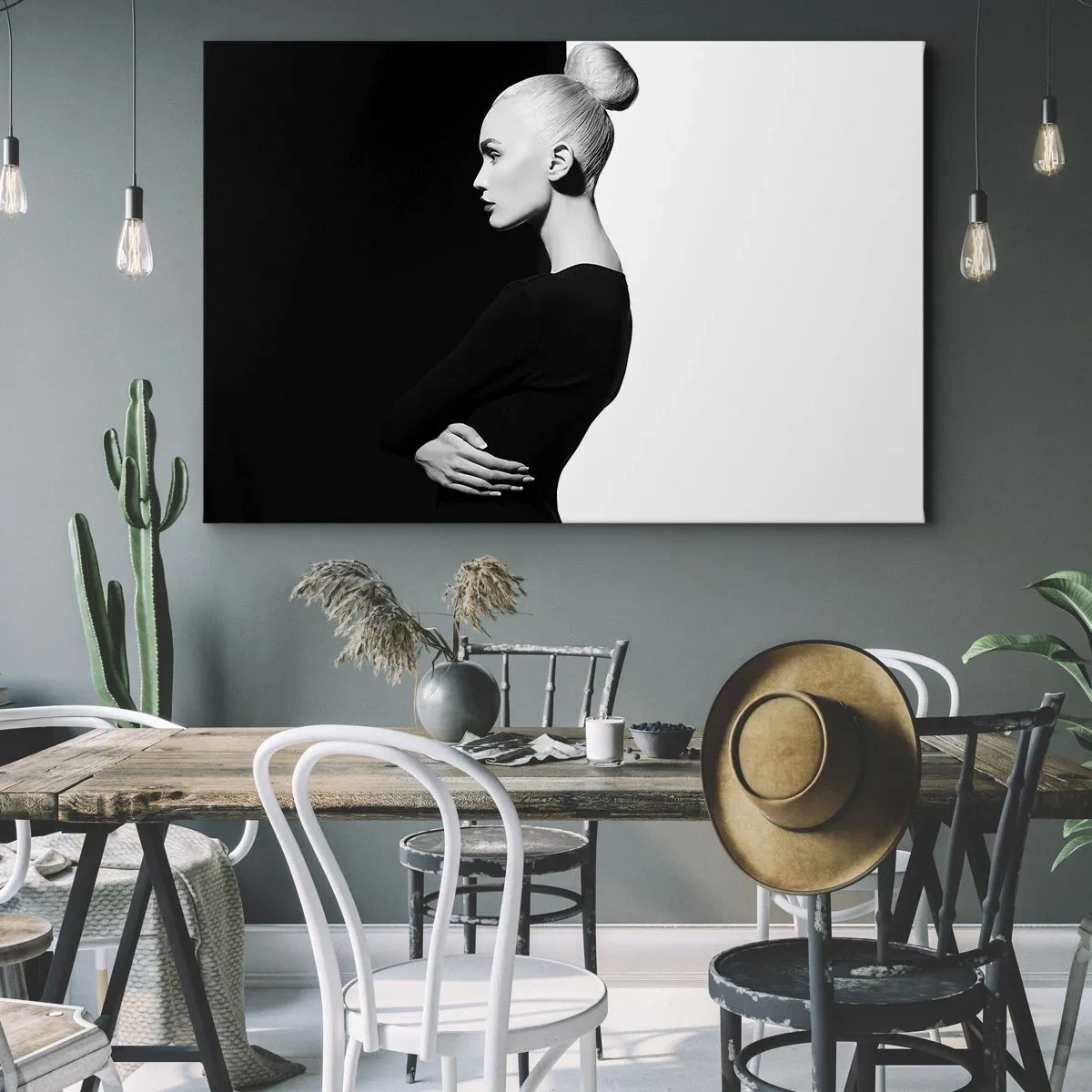 Obraz na płótnie - Stylowy portret kobiety na tle czarno-białym - 70x50cm - Po prostu kobieta - Nowoczesna dekoracja ścienna do salonu i sypialni ARTTOR