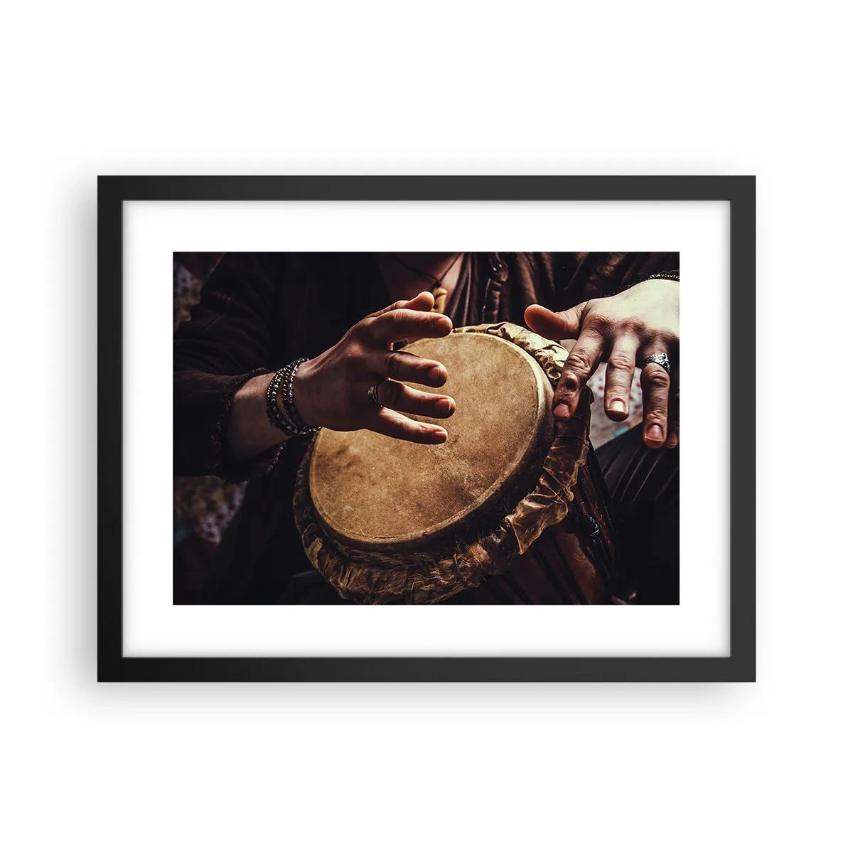 Plakat w czarnej ramie - W rytmie serca - 40x30 cm
