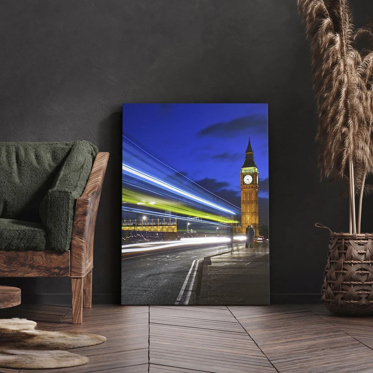 Obraz na płótnie - Big Ben nocą z efektami świetlnymi ruchu ulicznego - 50x70cm - Pod okiem Big Bena - Nowoczesna dekoracja ścienna do salonu, kuchni i sypialni ARTTOR