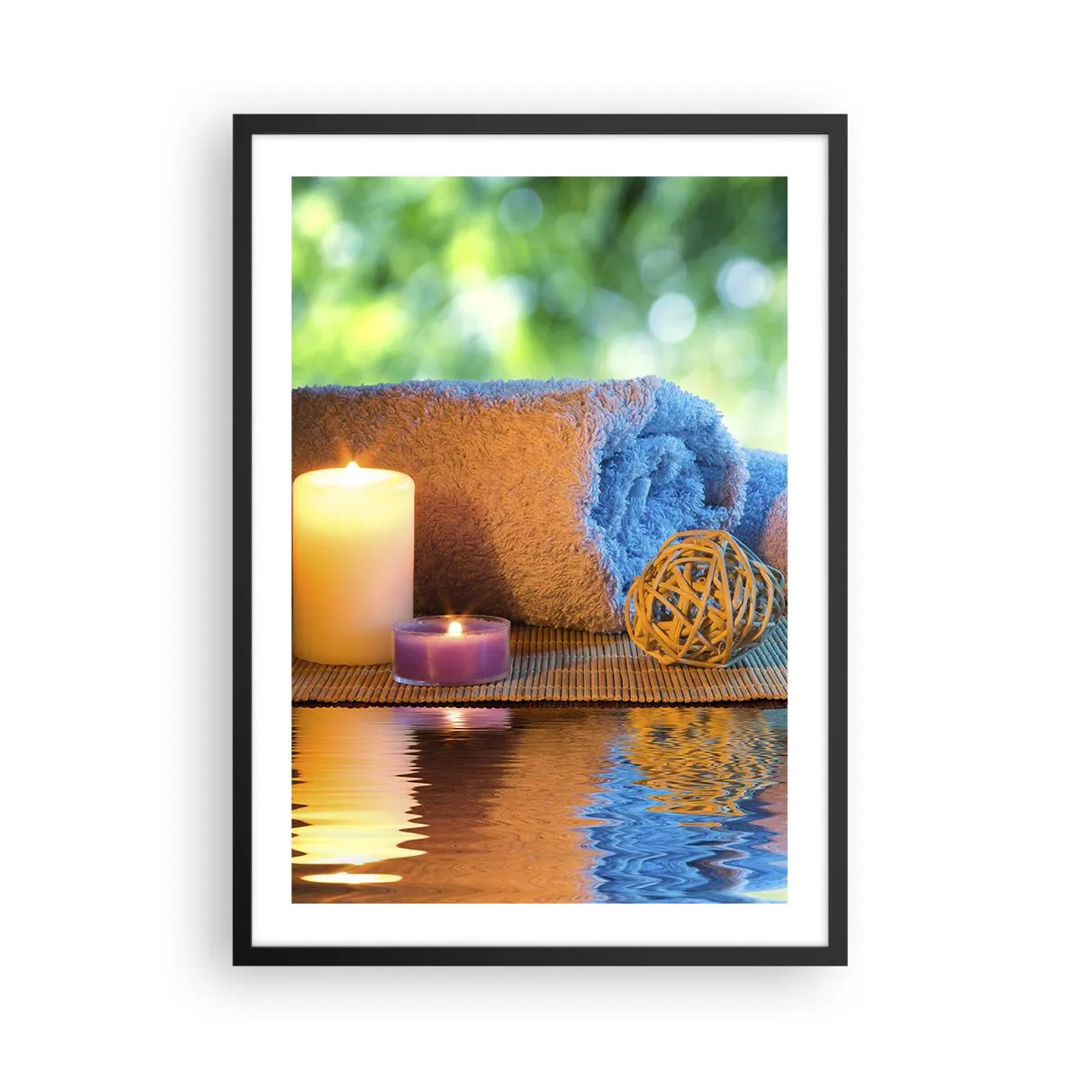 Plakat w czarnej ramie - Świece i ręcznik na tle naturalnego krajobrazu - 50x70cm - Czas dla ciała - Nowoczesna dekoracja ścienna do salonu i sypialni ARTTOR