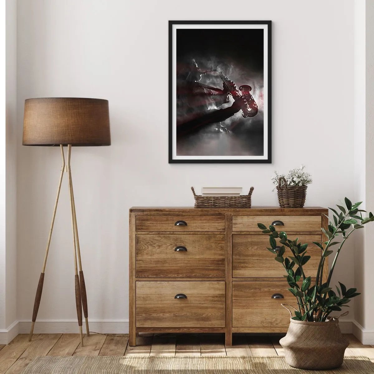 Plakat w czarnej ramie - Silna sylwetka saksofonisty w jazzowej atmosferze - 50x70cm - W oparach jazzu - Nowoczesna dekoracja ścienna do salonu i sypialni ARTTOR