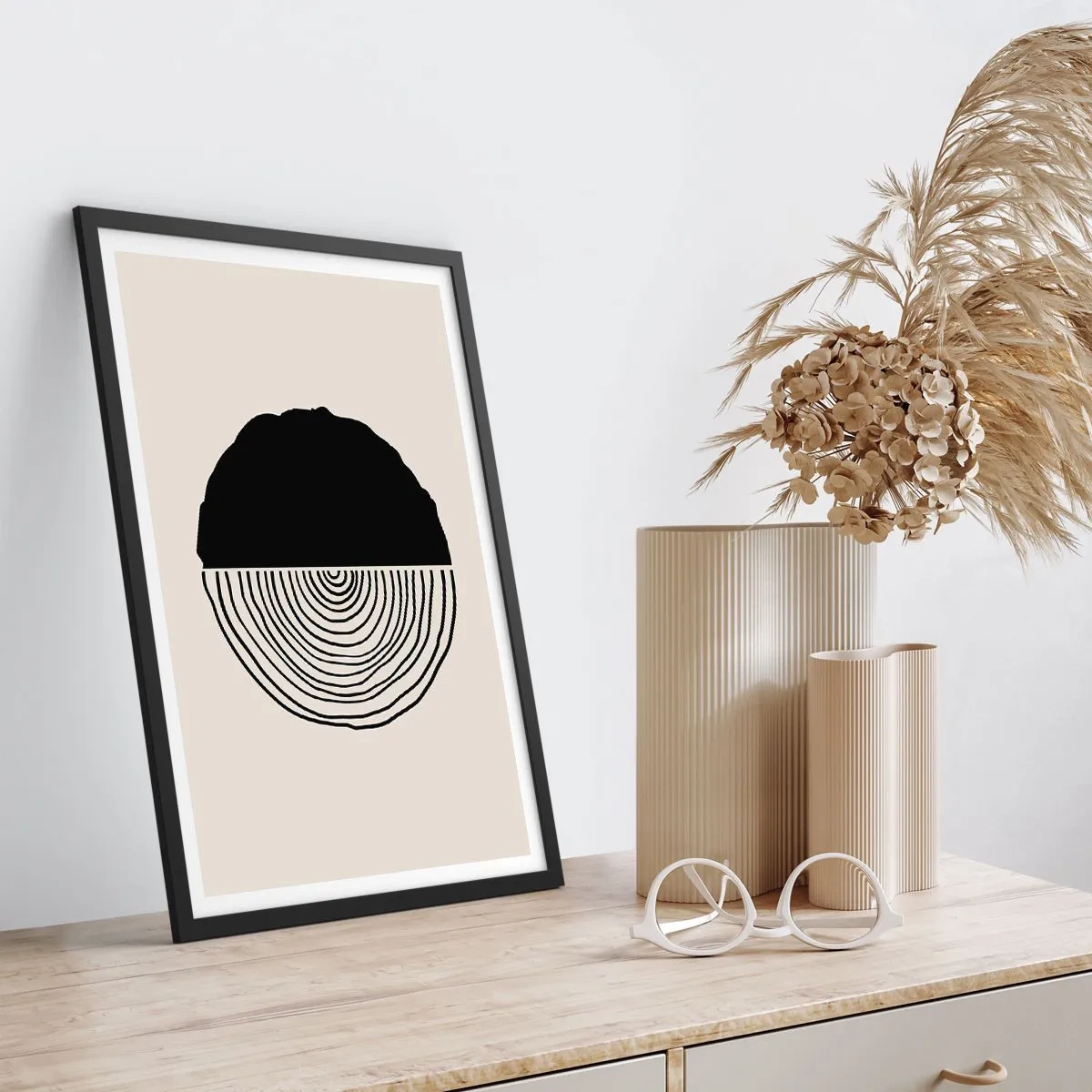 Plakat w czarnej ramie - Minimalistyczna grafika przedstawiająca przekrój drewna - 50x70cm - Pół na pół - Nowoczesna dekoracja ścienna do salonu i sypialni ARTTOR