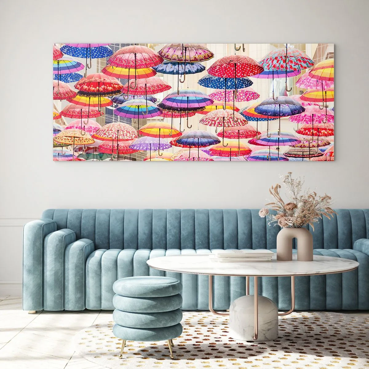 Obraz na szkle - Kolorowe parasole zawieszone w powietrzu - 160x50cm - Miejska łąka - Nowoczesna dekoracja ścienna do salonu i sypialni ARTTOR