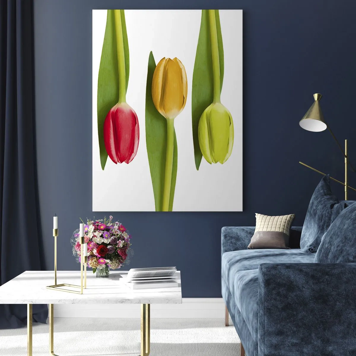 Obraz na szkle - Kolorowe tulipany ułożone na białym tle - 50x70cm - Tęczowa kompozycja - Nowoczesna dekoracja ścienna do salonu, kuchni i sypialni ARTTOR