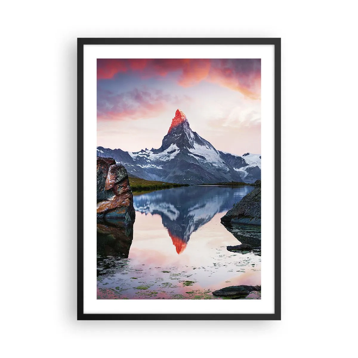 Plakat w czarnej ramie - Góra odbijająca się w jeziorze o zachodzie słońca - 50x70cm - Serce gór jest gorące - Nowoczesna dekoracja ścienna do salonu i sypialni ARTTOR