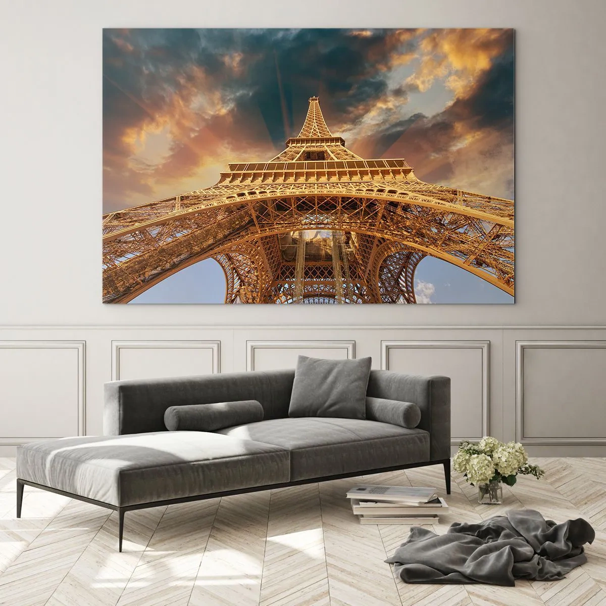 Obraz na szkle - Wieża Eiffla uchwycona z perspektywy żabiej - 120x80cm - Jak ludzkość sięgnęła nieba - Nowoczesna dekoracja ścienna do salonu, kuchni i sypialni ARTTOR