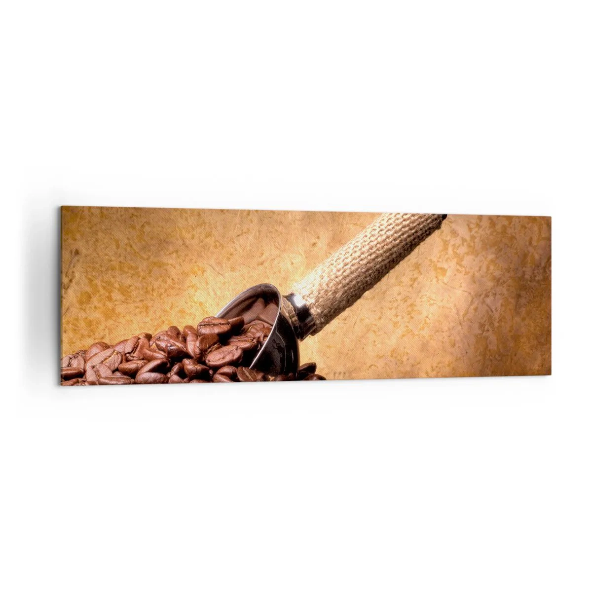 Obraz na płótnie - Ziarna kawy w worku jutowym z metalową łyżką - 160x50cm - U źródeł smaku - Nowoczesna dekoracja ścienna do salonu i sypialni ARTTOR