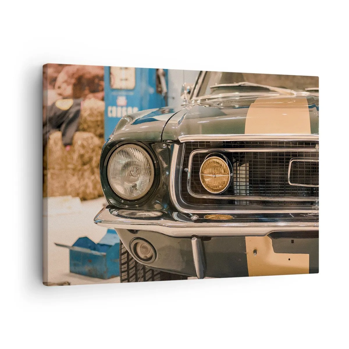 Obraz na płótnie - Kultowy samochód retro w klasycznym otoczeniu - 70x50cm - Spotkanie z legendą - Nowoczesna dekoracja ścienna do salonu i sypialni ARTTOR