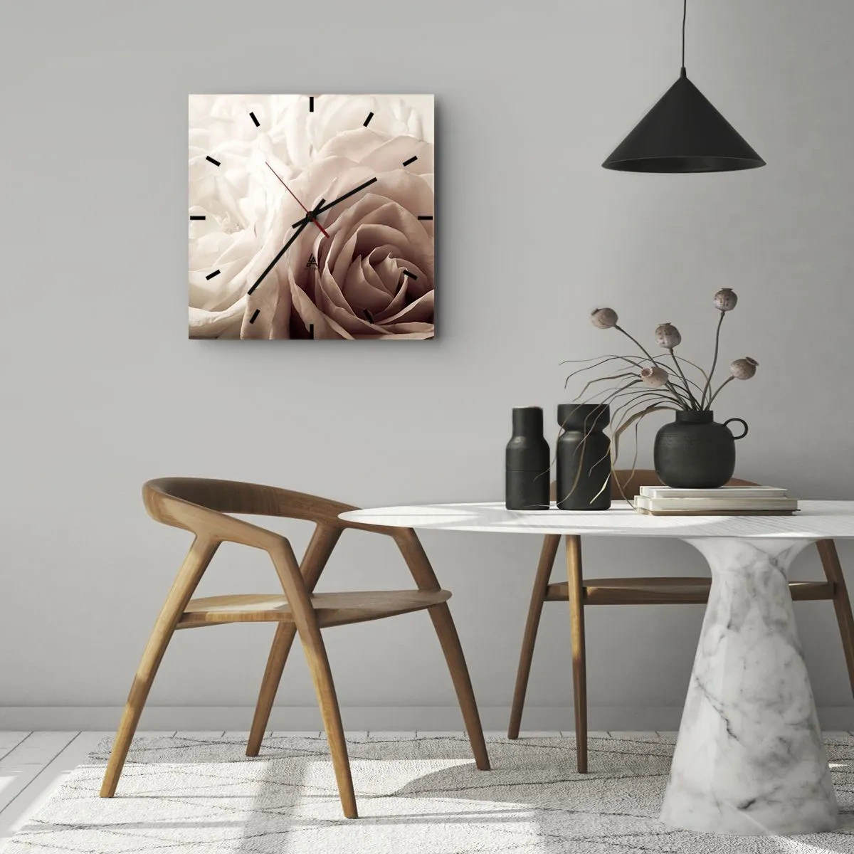 Zegar ścienny - Delikatne róże w pastelowych odcieniach beżu - 30x30cm - W sercu róży - Nowoczesna dekoracja ścienna do salonu i sypialni ARTTOR